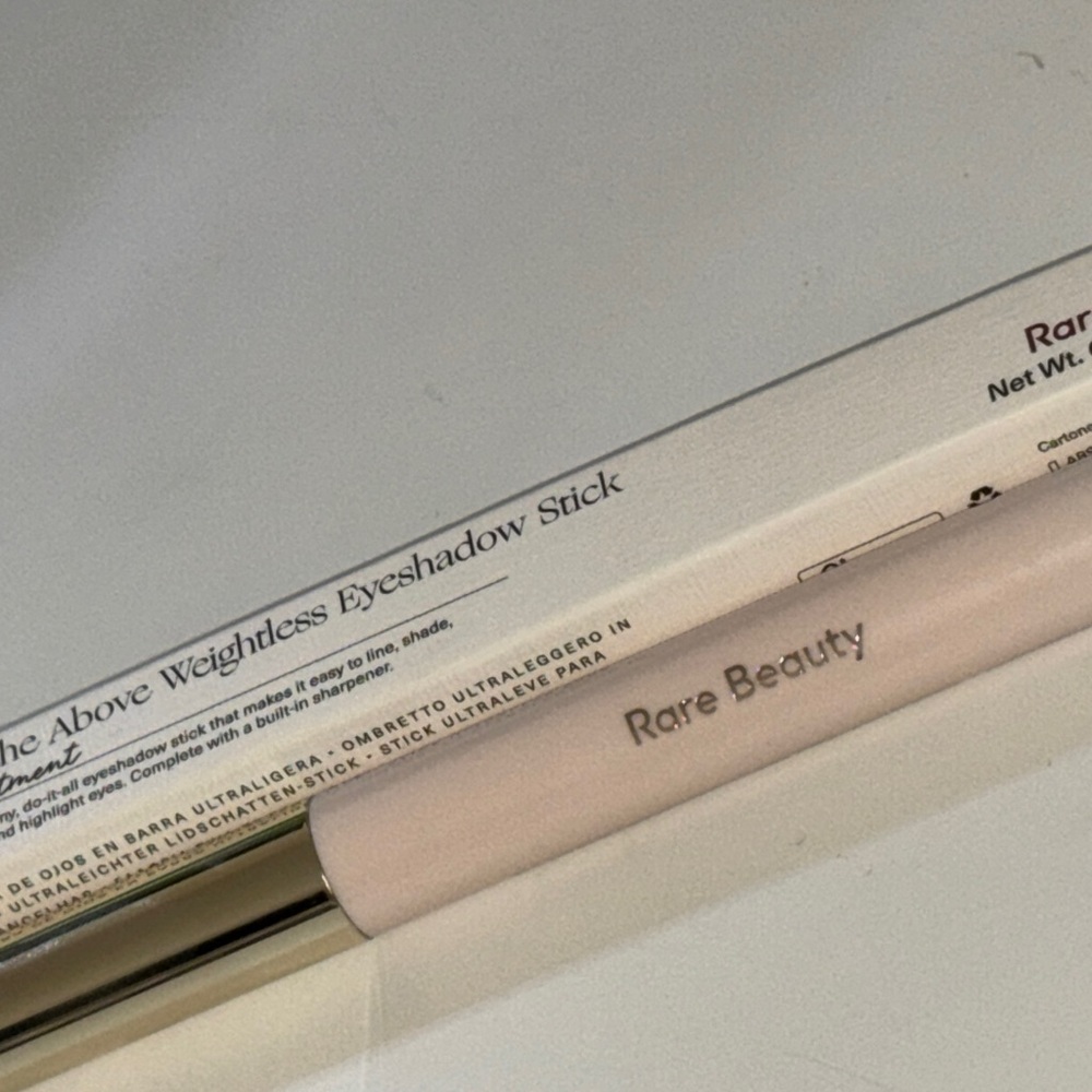 Rare Beauty Weightless Eyeshadow Stick